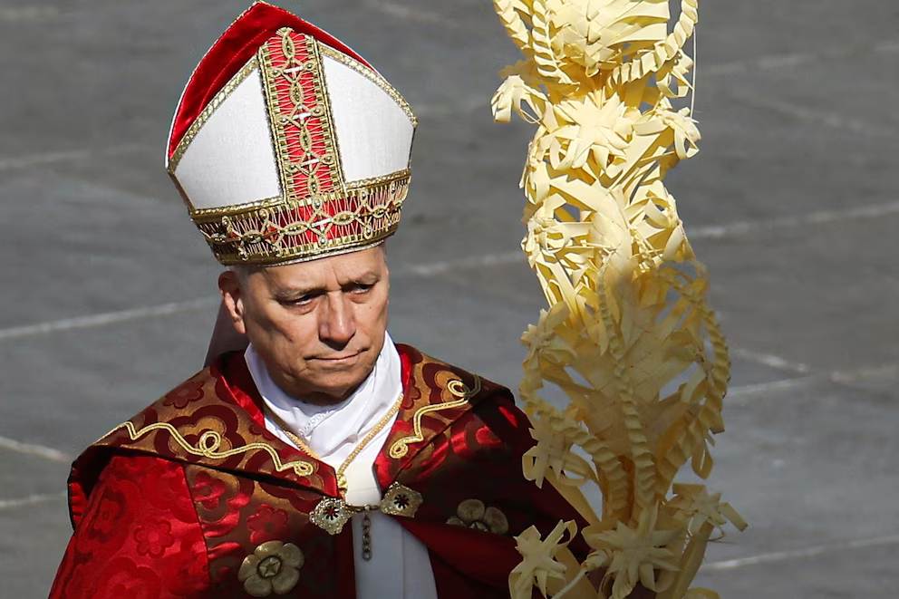 Papa León XIV oficiando la misa de Domingo de Ramos en la Plaza de San Pedro del Vaticano