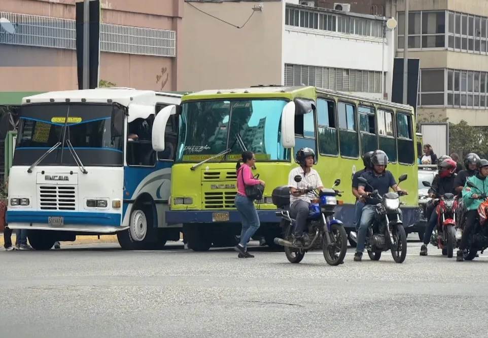 Delcy rodríguez rechazó paro de transporte en Caracas