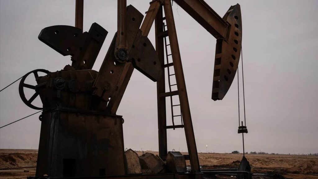 EE.UU. autoriza transacciones con petróleo ruso