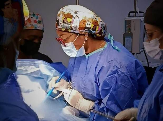 Equipo médico del Hospital Universitario de Maracaibo tras realizar exitosa cirugía pediátrica del Plan Quirúrgico Nacional