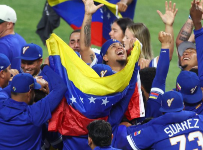Novena de Venezuela celebra triunfo en el Clásico Mundial del Beisbol 2026
