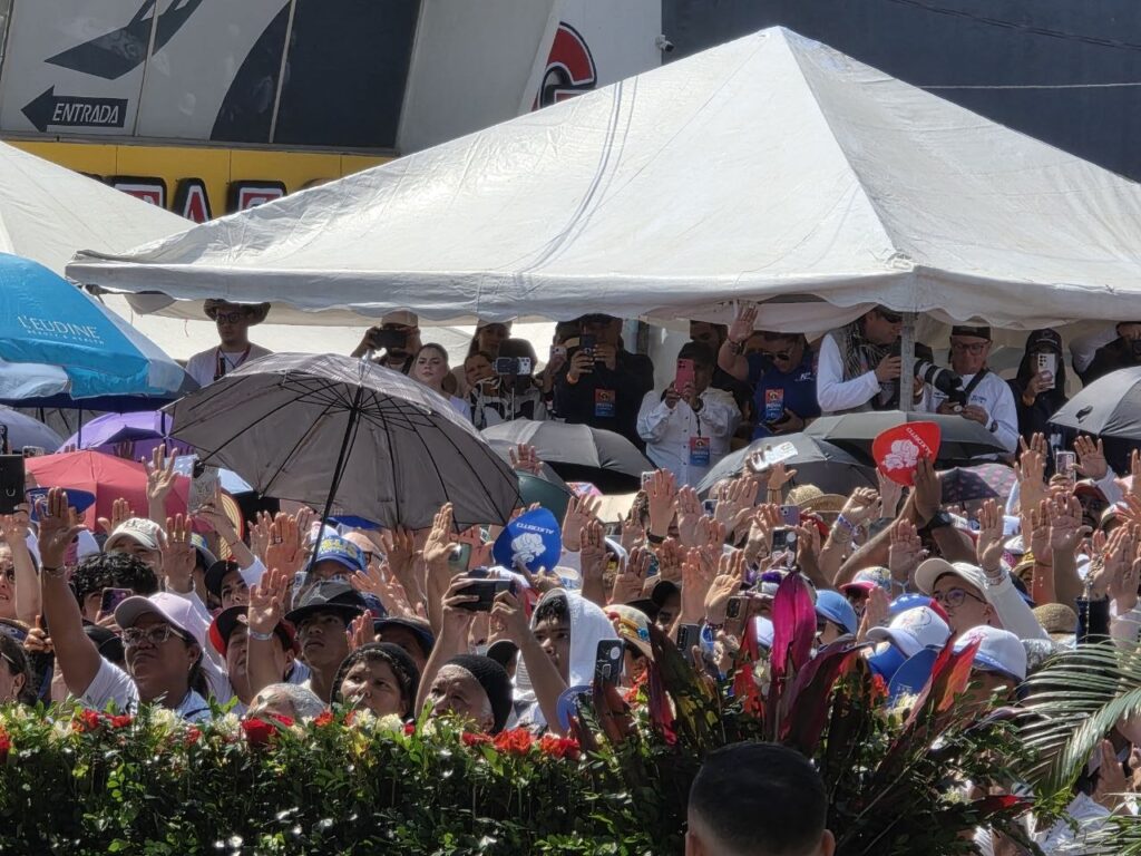 Fieles zulianos oraron ante Jesús de la Misericordia, por la paz y la unión