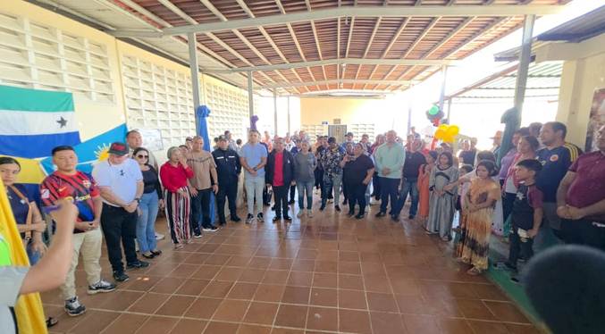 El alcalde Edgar Labarca entregó recursos a 32 emprendedores en San Rafael de El Moján, Mara