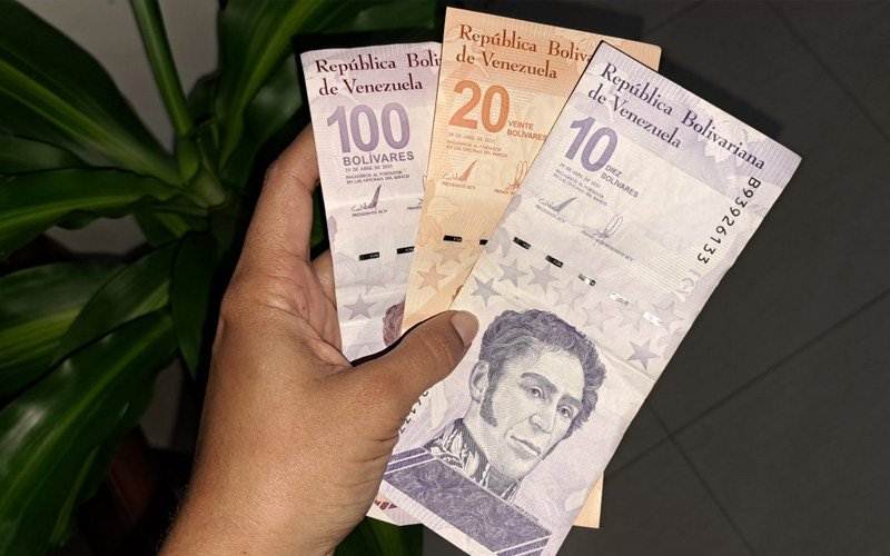 Representantes sindicales y gubernamentales en mesa de diálogo por el salario mínimo en Venezuela