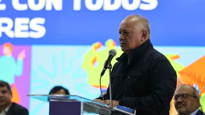 Diosdado Cabello cuestiona propuesta de sueldo de $1000 y vincula aumentos a la recuperación de fondos en el Banco Mundial