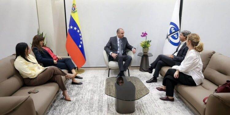 El fiscal Larry Devoe Márquez se reunió con delegados de la ONU para establecer acuerdos de cooperación