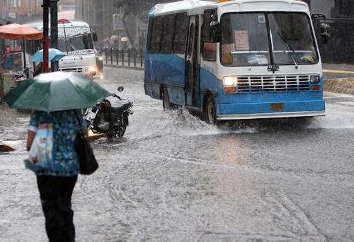 Pronósticos meteorológicos del Inameh mostrando áreas con precipitaciones en Venezuela