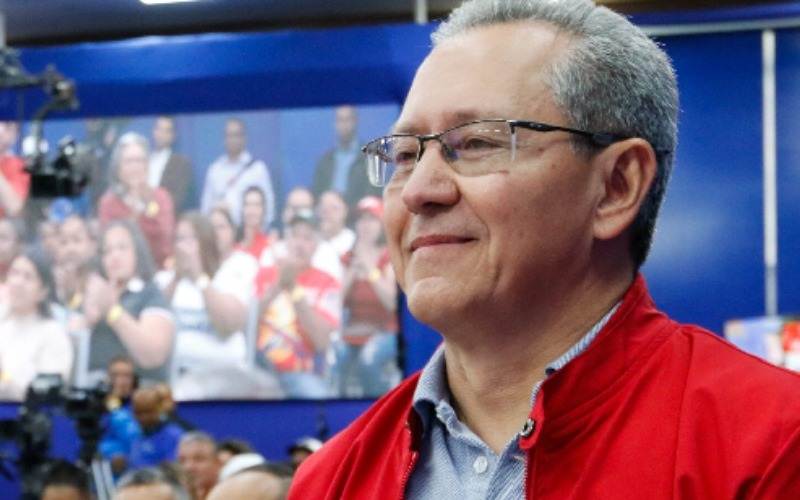 Julio León Heredia asume la presidencia del Instituto Nacional de Hipódromos según Gaceta Oficial 43.358