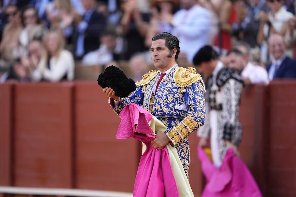 El torero Morante de la Puebla permanece con pronóstico "muy grave" tras sufrir una cornada