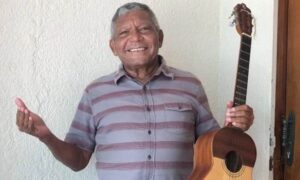 Nelson Romero El Ayayero, gaitero zuliano, tras finalizar tratamiento de quimioterapia