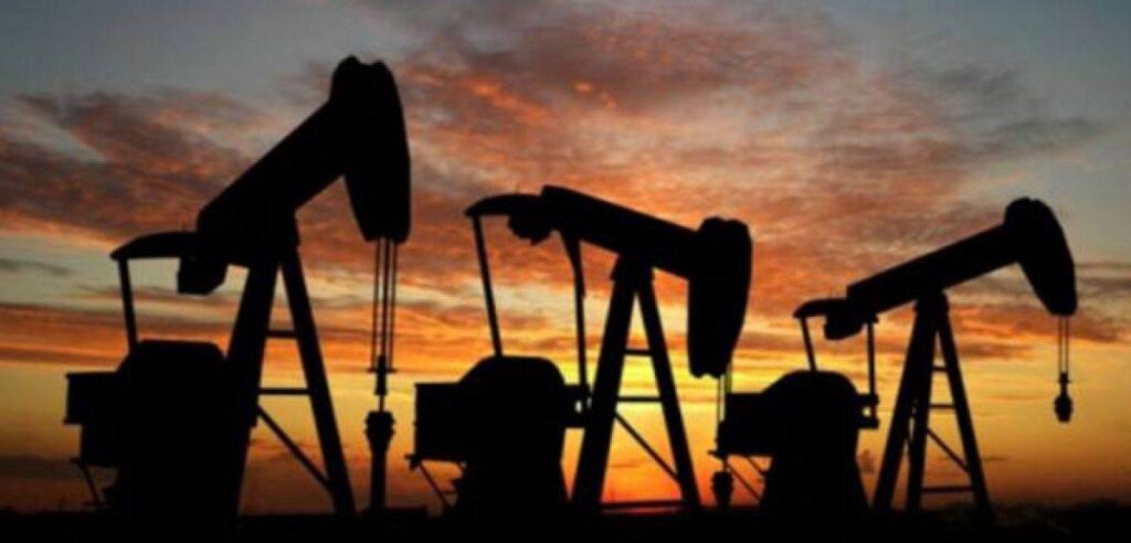 El Petróleo real supera los 140 dólares tras el bloqueo del Estrecho de Ormuz. Conoce cómo la tensión entre EE.UU. e Irán dispara los precios globales.