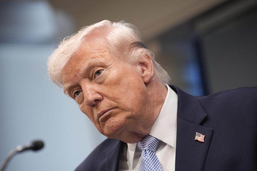 Trump habla de buques de guerra estadounidenses equipados con misiles en posición de despliegue
