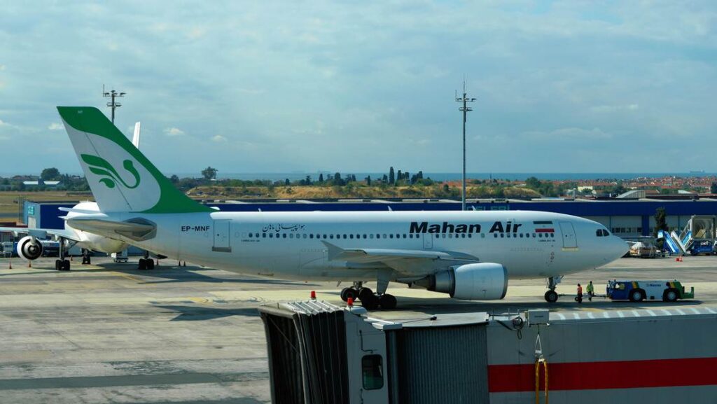EE.UU. activa la operación 'Furia Económica'. Scott Bessent advierte sanciones a países que asistan a aerolíneas iraníes