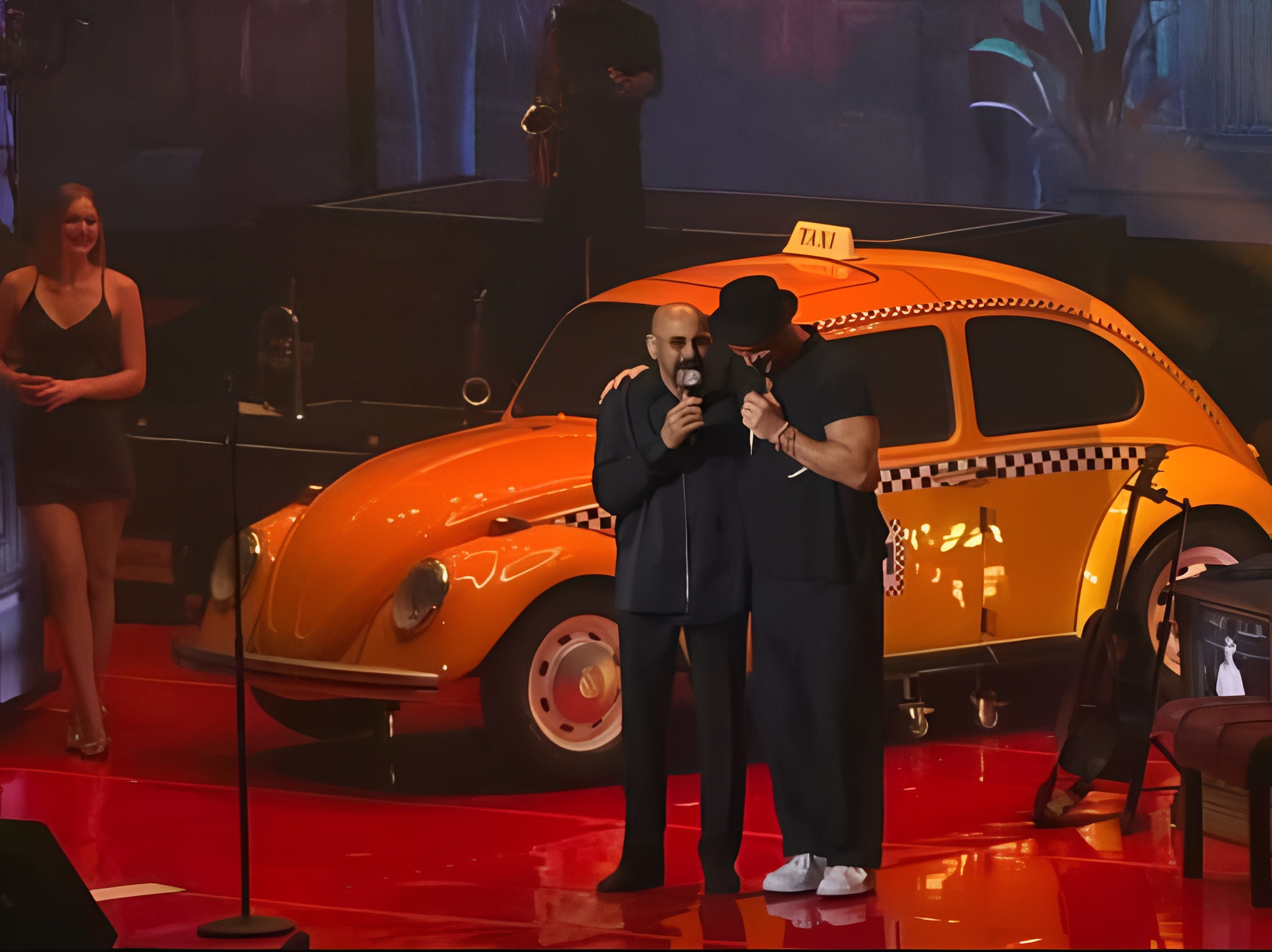 Ricardo Arjona y Oscar D’León encienden Miami al cantar juntos “Llorarás”