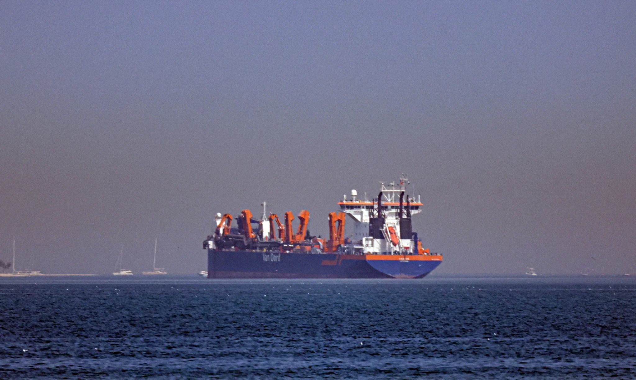 Irán ofrece liberar el control del Estrecho de Ormuz si EE. UU. cesa el bloqueo económico
