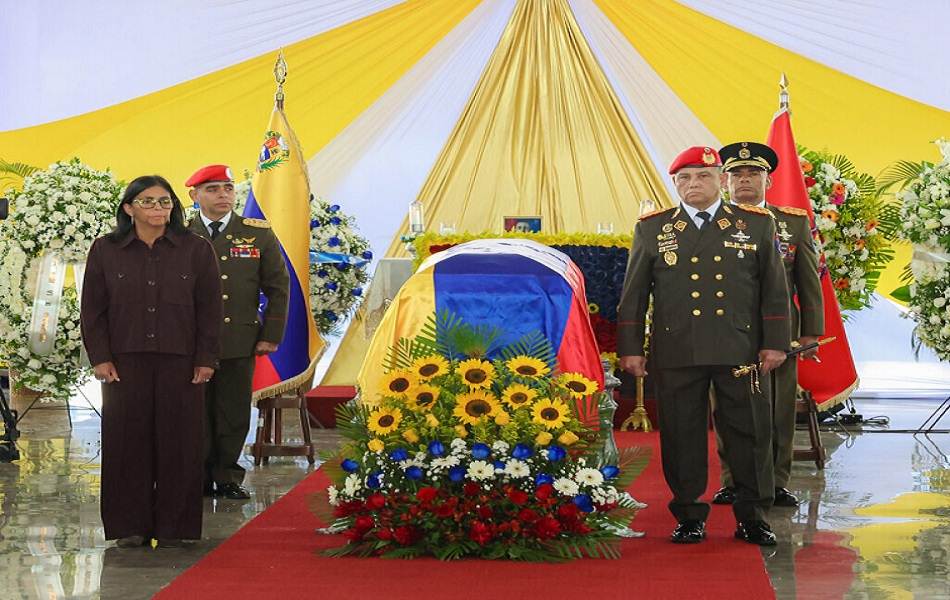 Delcy Rodríguez rindió homenaje y otorgó ascenso post mortem a General de Brigada a Helmer David Prato Veloz en Fuerte Tiuna