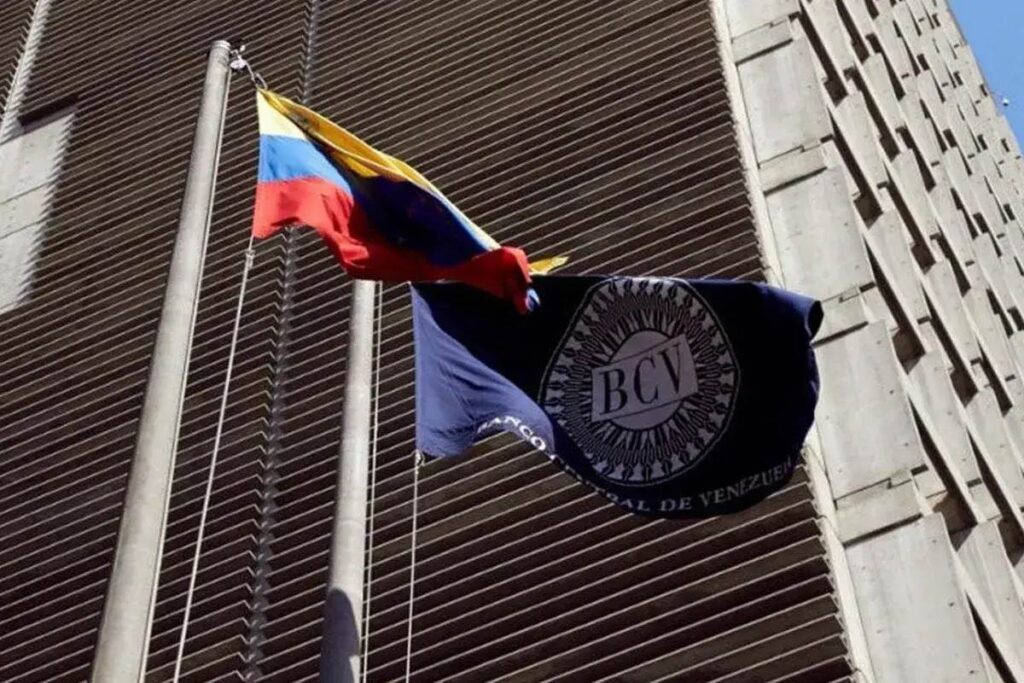 Economista Asdrúbal Oliveros analizando sanciones financieras y economía venezolana