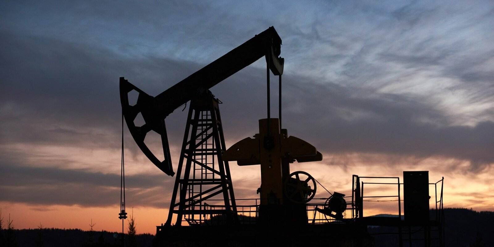 OPEP+ acuerda aumento de producción condicionado a Ormuz