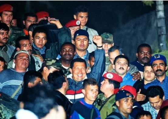 en conmemoración del rescate de Hugo Chávez, movimientos sociales convocan a concentración este lunes 13 de abril en plaza Bolívar de Maracaibo.