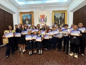 Entrega de reconocimientos a estudiantes de robótica en el estado Zulia 2026