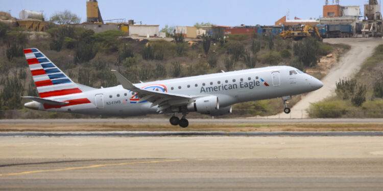 Primer vuelo directo de American Airlines aterriza en Venezuela tras 7 años