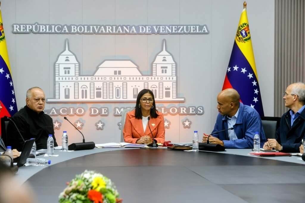 a presidenta encargada Delcy Rodríguez ordenó la reestructuración del Gobierno