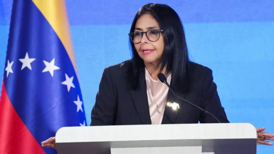 Durante su visita a Anzoátegui, la presidenta encargada Delcy Rodríguez llama a hacer frente al extremismo