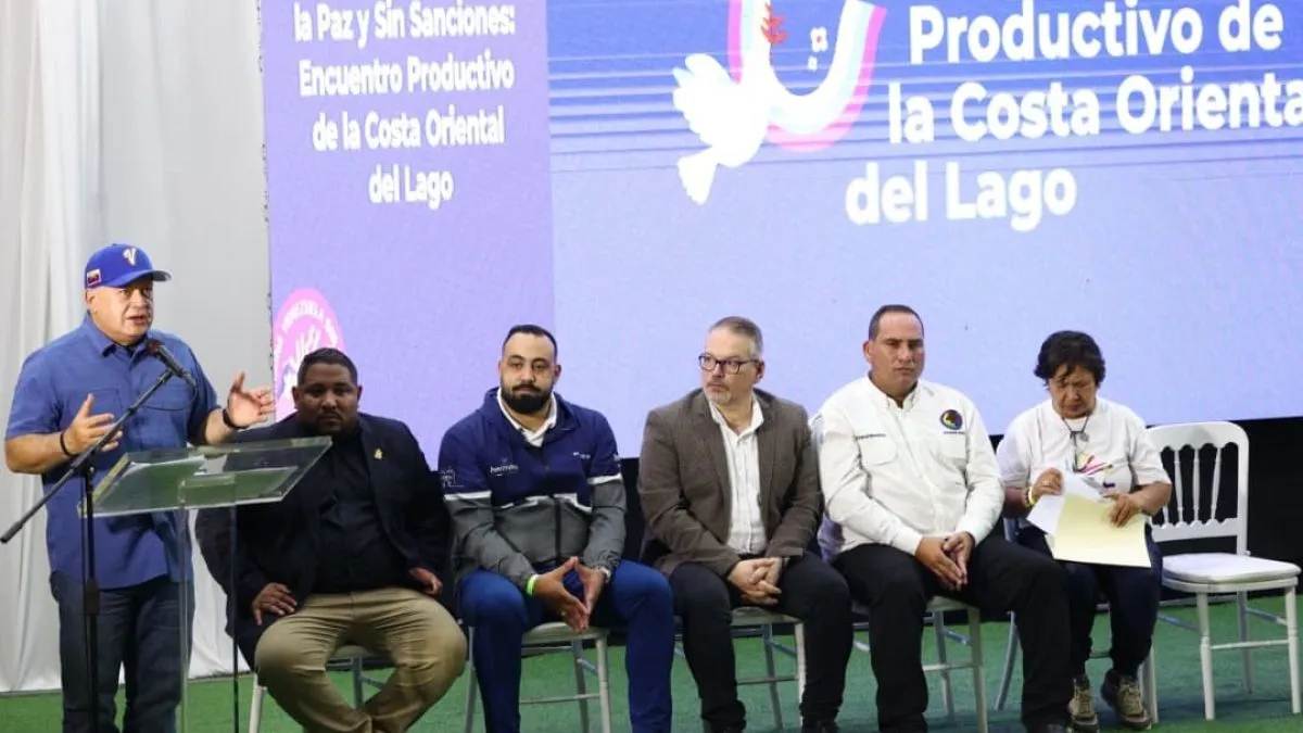 Diosdado Cabello evalúa salarios, entrega patrullas y anuncia 600 megavatios en Cabimas