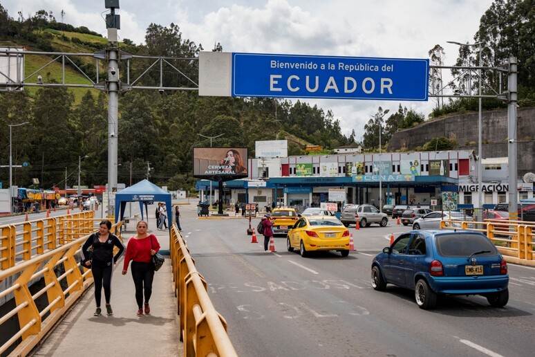 Ecuador aplica aranceles del 100 % a importaciones de Colombia y recrudece la guerra comercial