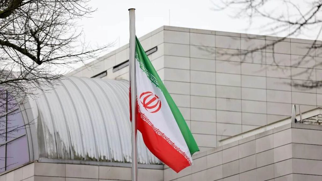 Irán defiende su propuesta de paz ante EE. UU. como "generosa" mientras Donald Trump la rechaza