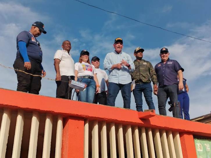 El alcalde Giancarlo Di Martino supervisó el Plan Techo Comunal en Maracaibo