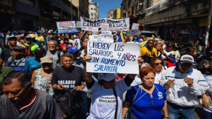 Sindicatos y jubilados marcharon en Caracas este 1 de mayo de 2026 para exigir salarios dignos