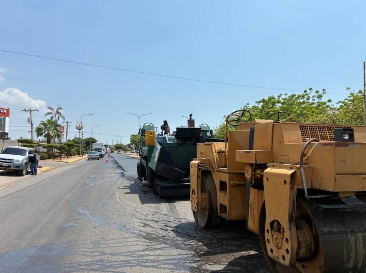 El Gobierno Bolivariano inició la recuperación vial en San Francisco con la aplicación de 2.000 toneladas de asfalto en la avenida 5