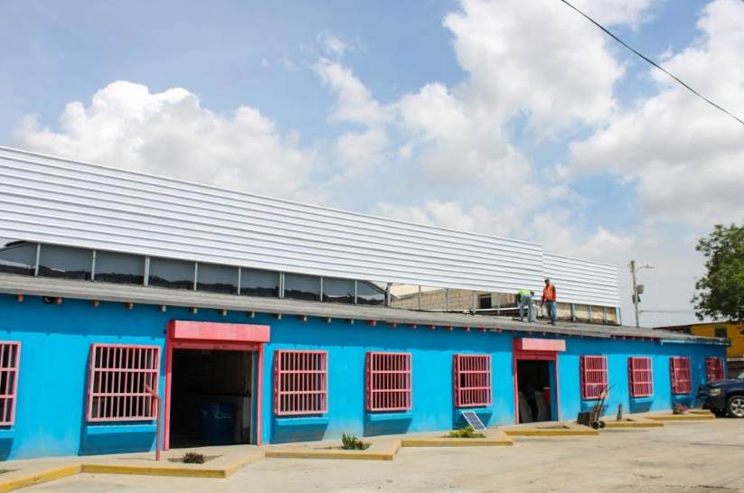 La Alcaldía de Maracaibo concluyó la impermeabilización de la fachada del Mercado Santa Rosalía en Maracaibo