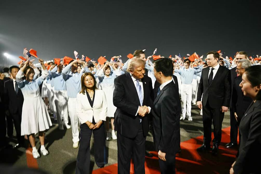 Donald Trump llega a Pekín en visita de Estado