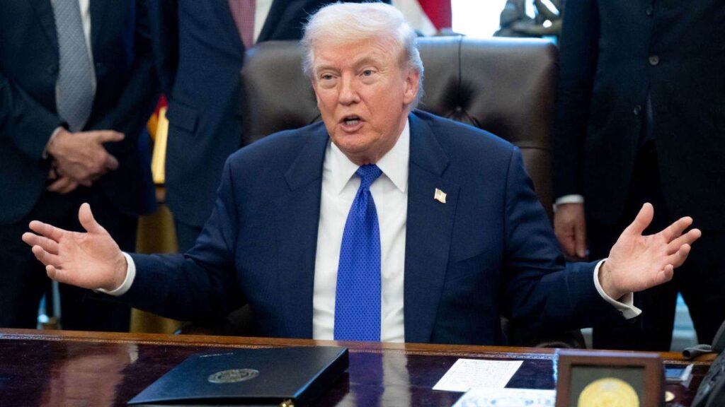 El presidente Donald Trump afirma que Cuba "está pidiendo ayuda" y abre posibilidad de diálogo