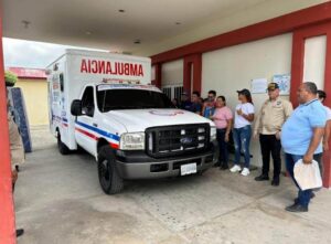 La Alcaldía de Colón entregó una ambulancia repotenciada y dotación médica al Centro Clínico El Moralito