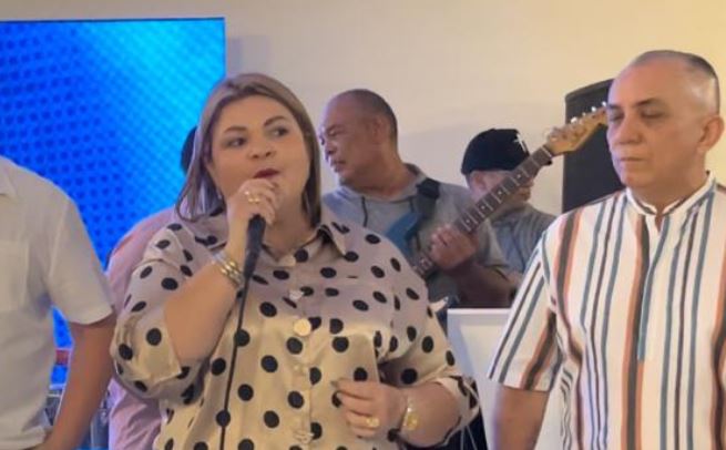La presidenta d ela cámara edilicia , Dessireee Fernandez, resaltó la labor de toda la familia de trabajadores en su día