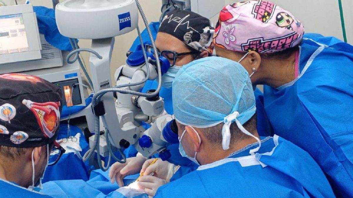 El ministro Carlos Alvarado anunció que el Plan por la Salud y la Vida ha superado las 13 mil cirugías de cataratas en solo dos meses