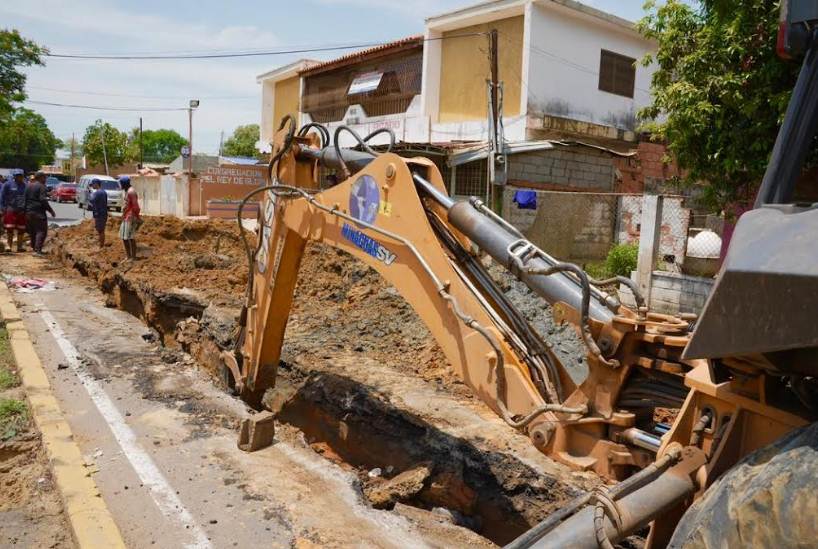 Inicia sustitución de 100 metros de colectores en La Floresta, Maracaibo
