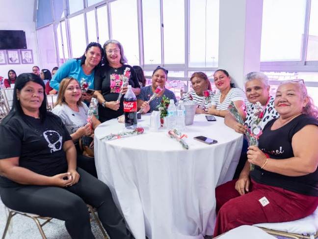 El Concejo Municipal de Maracaibo honró a 126 madres trabajadoras con un agasajo especial