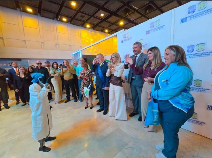 El gobernador Luis Caldera inauguró el XIII Congreso de Medicina de LUZ