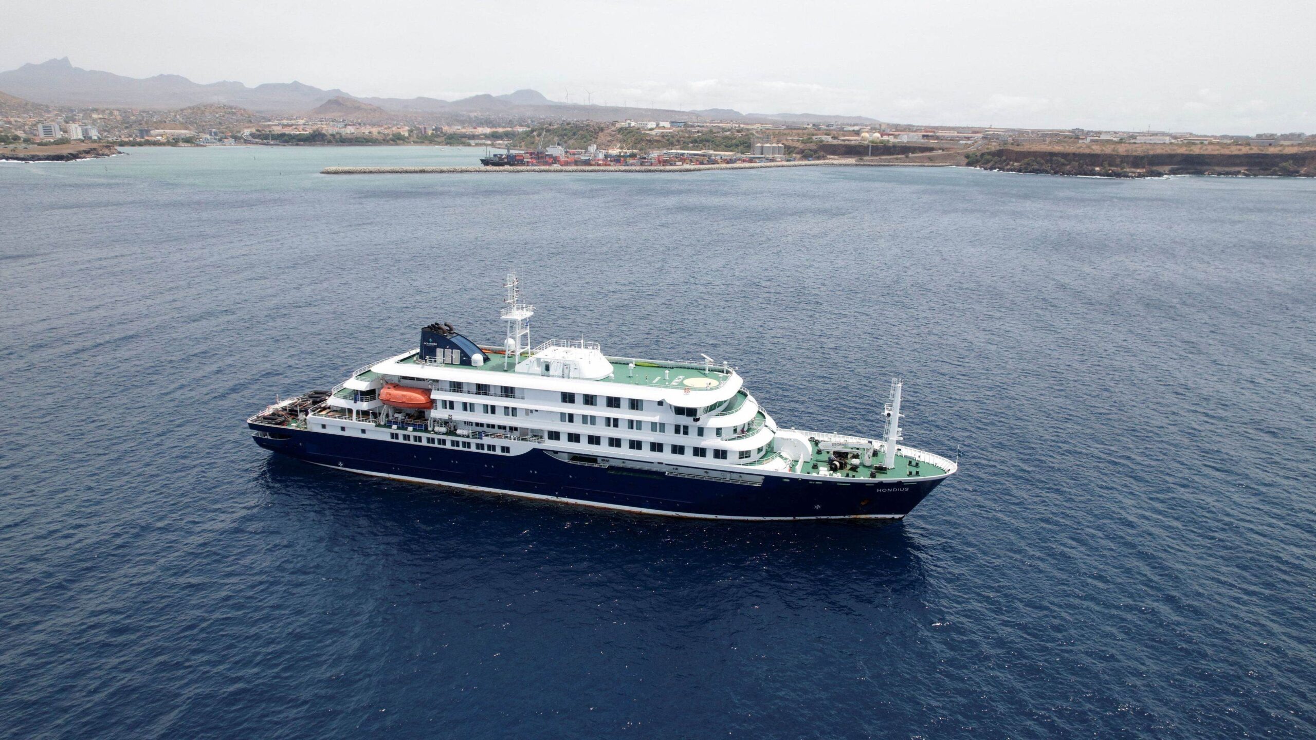 España prepara zona de aislamiento en Tenerife para recibir al crucero MV Hondius tras brote de hantavirus