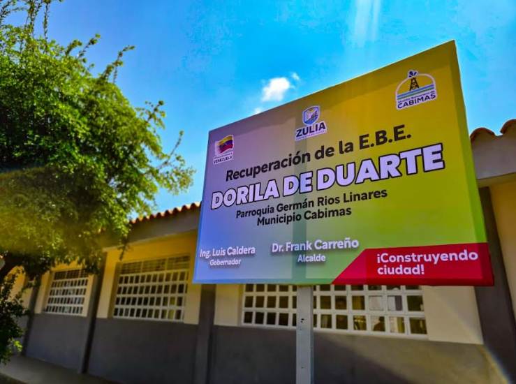 Luis Caldera y Frank Carreño dotan la escuela Doritila de Duarte en Cabimas