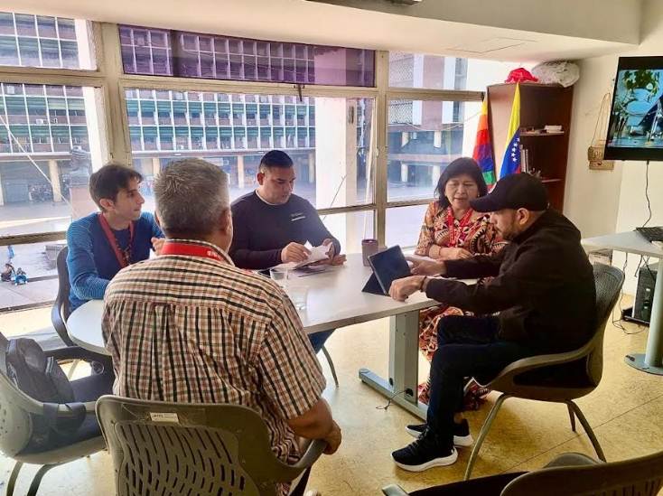 El alcalde Héctor Soto se reúne con viceministros de salud para modernizar el Imsasur
