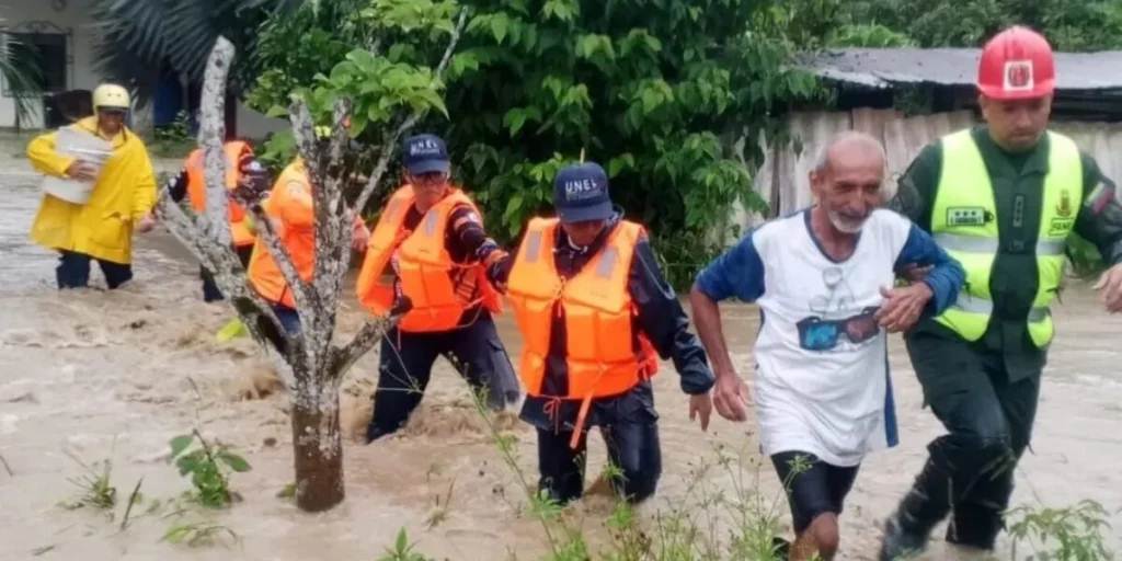 Autoridades ordenan evacuación en Barinas por desbordamiento del río Santo Domingo
