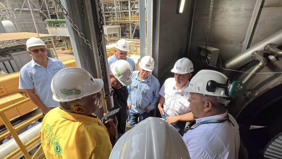 El ministro Rolando Alcalá inspeccionó subestaciones clave para combatir la crisis eléctrica en el Zulia