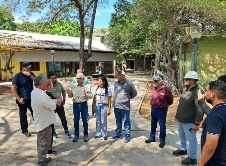 El Plan LUZ alcanza un 70% de avance en la electrificación de la Facultad de Ciencias Jurídicas
