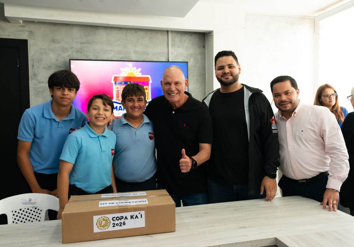 El alcalde Giancarlo Di Martino entregó kits de robótica educativa en Maracaibo para impulsar a los jóvenes que competirán en la Copa Kai 2026