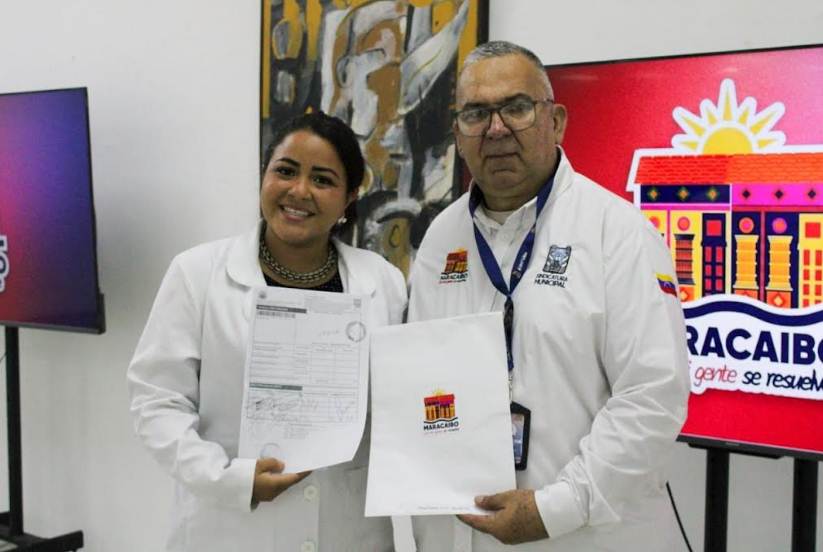 La Alcaldía de Maracaibo entregó 35 títulos de propiedad a familias de 12 parroquias
